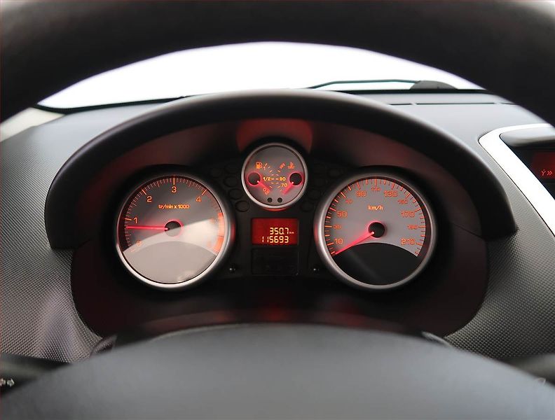 Peugeot 206 (2010) 1.4 HDI, po STK, udržované - fotka 11 z 14