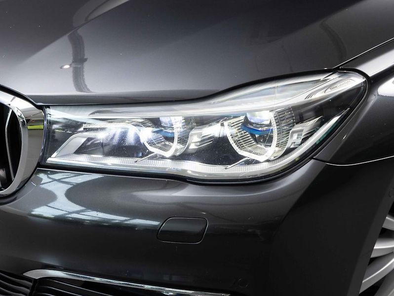 BMW Řada 7 740d xDrive - fotka 7 z 22