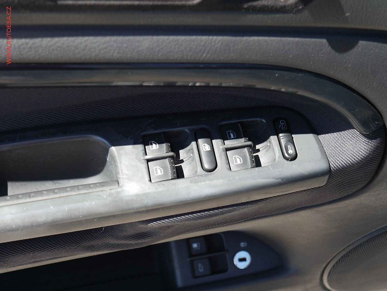 Škoda Superb (2003) 1.9 TDi, ČR, AC, zmk.řazení - fotka 11 z 14
