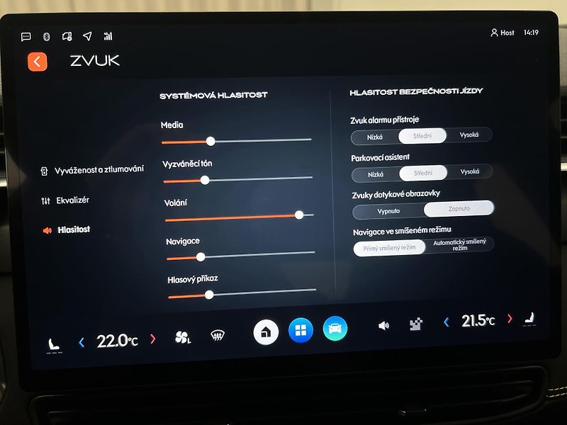 Lynk & Co 01 CORE PHEV AUT CZ 1.maj - fotka 38 z 48