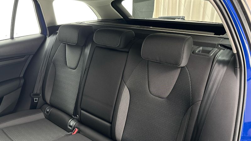 Škoda Octavia 2.0 TDI Ambition Combi - fotka 16 z 27