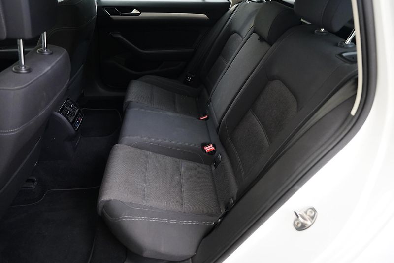 Volkswagen Passat - fotka 28 z 30