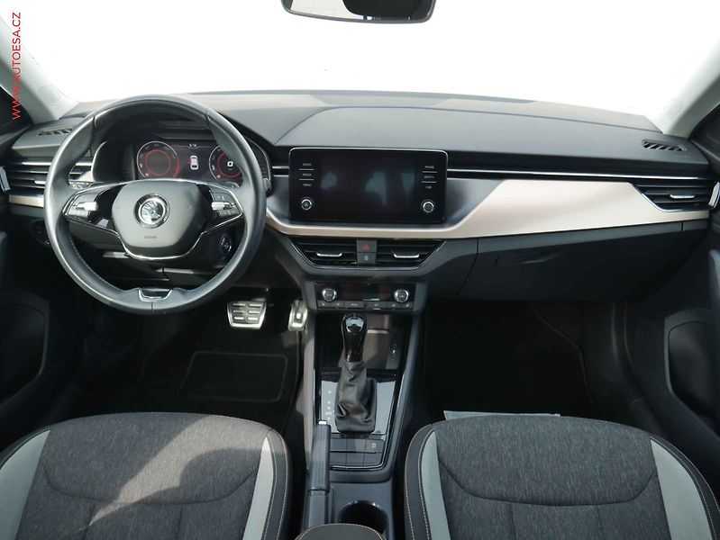 Škoda Scala (2020) 1.5TSi, ČR, DSG, bixen, park - fotka 8 z 17