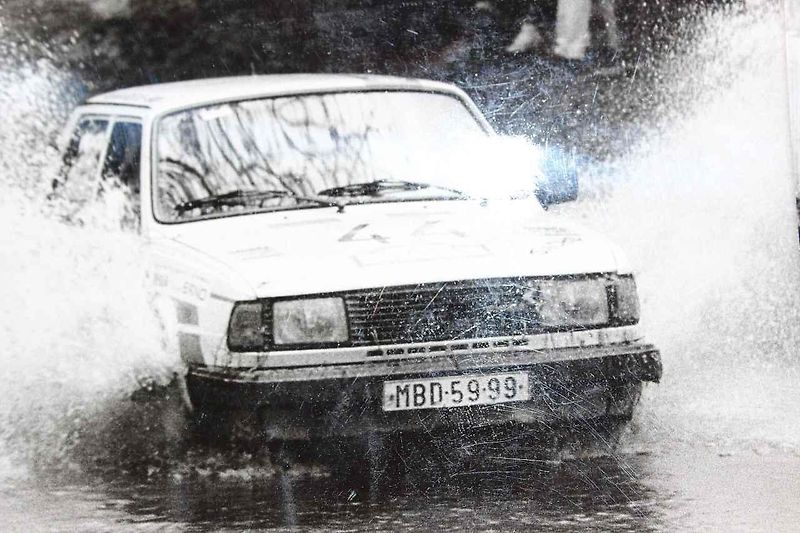 Auto hodně 