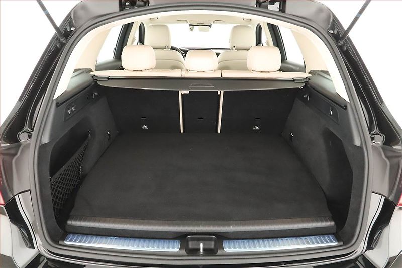 Mercedes-Benz GLC (2020) 300 e 4MATIC - fotka 20 z 22