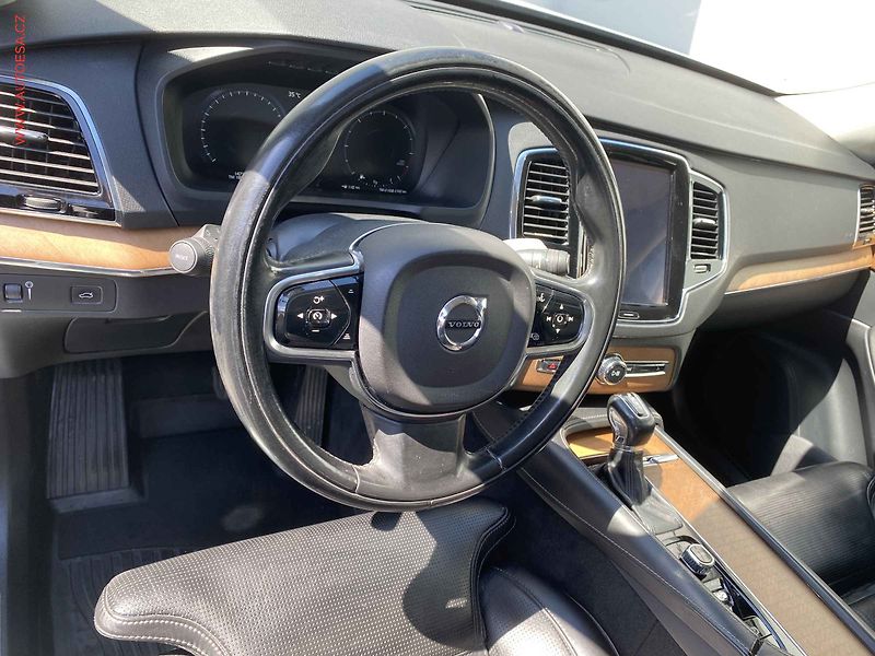 Volvo XC90 (2016) 2.0 D5 4x4, ČR, AT, LED - fotka 13 z 16