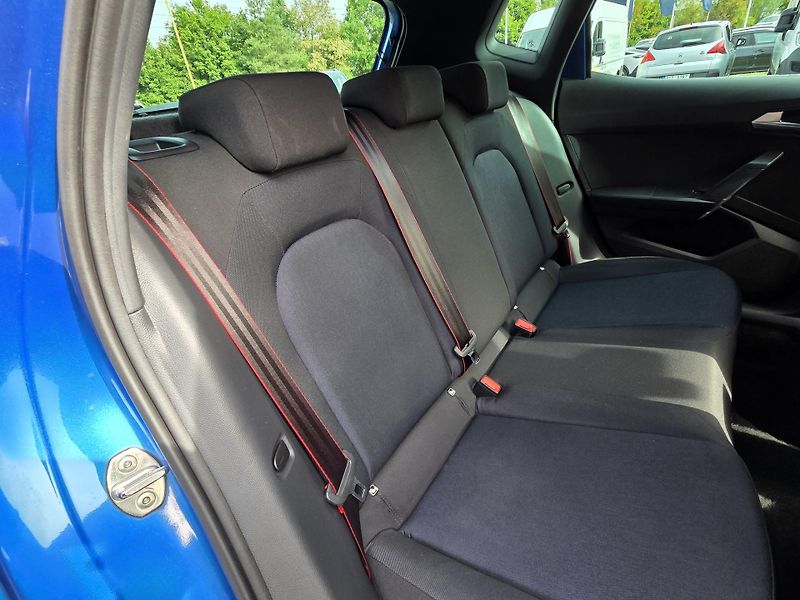 Seat Arona (2025) 1.0 TSi 115 FR MAN6 - fotka 11 z 28