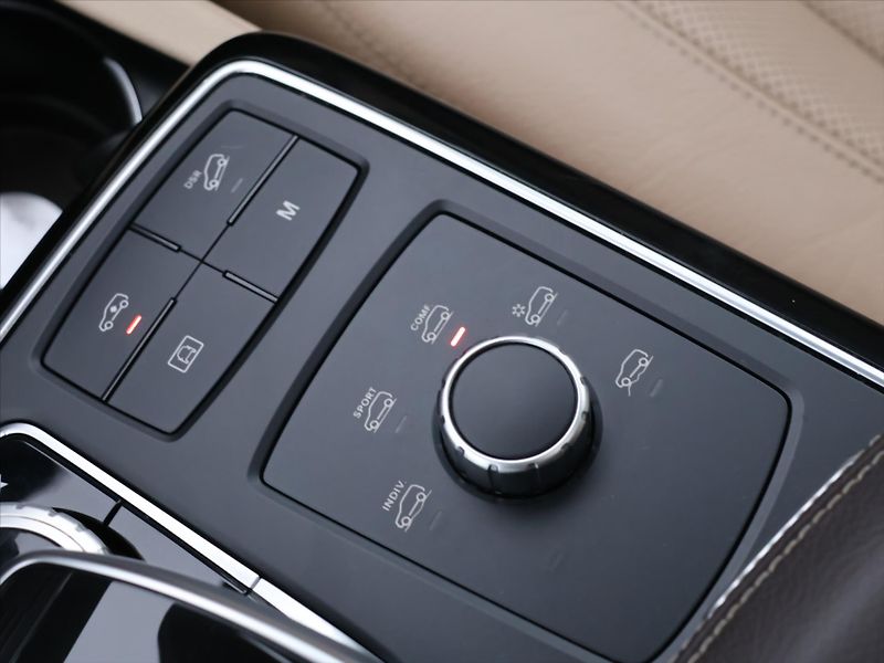 Mercedes-Benz GLS 3,0 350d 190kW 4Matic AMG DPH - fotka 33 z 45