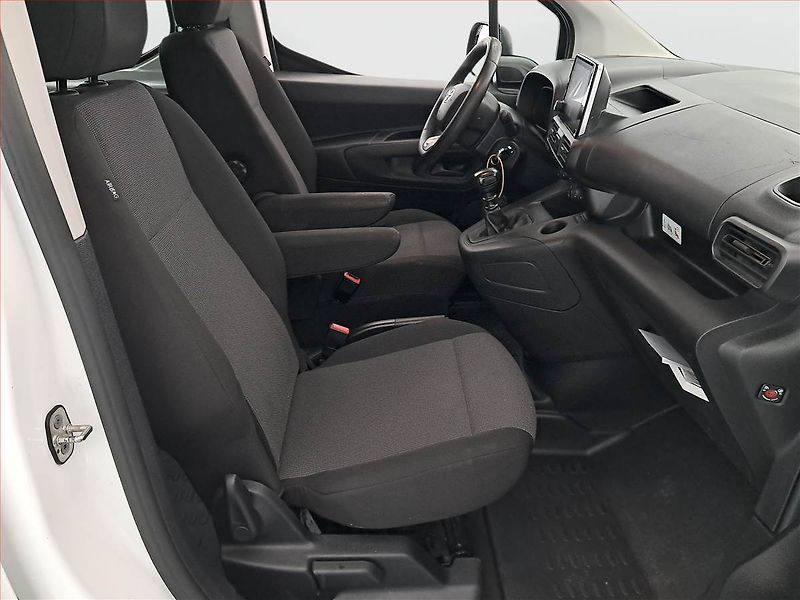 Toyota ProAce City (2022) Maxi 1.5 D-4D, 5Míst, ČR, 1Maj - fotka 9 z 17