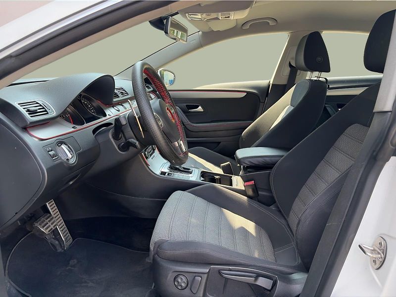 Volkswagen Passat CC 2.0TDi DSG 103kW - fotka 20 z 20