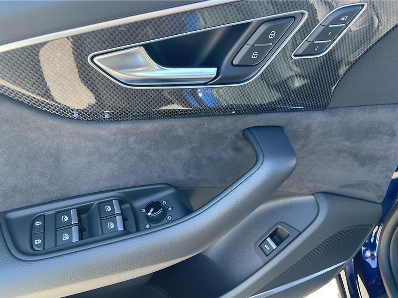 Audi SQ8 4.0 TFSI - fotka 14 z 25