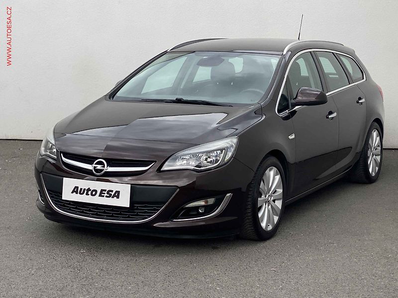 Opel Astra (2013) 1.6i, Innovation, temp. - fotka 3 z 15