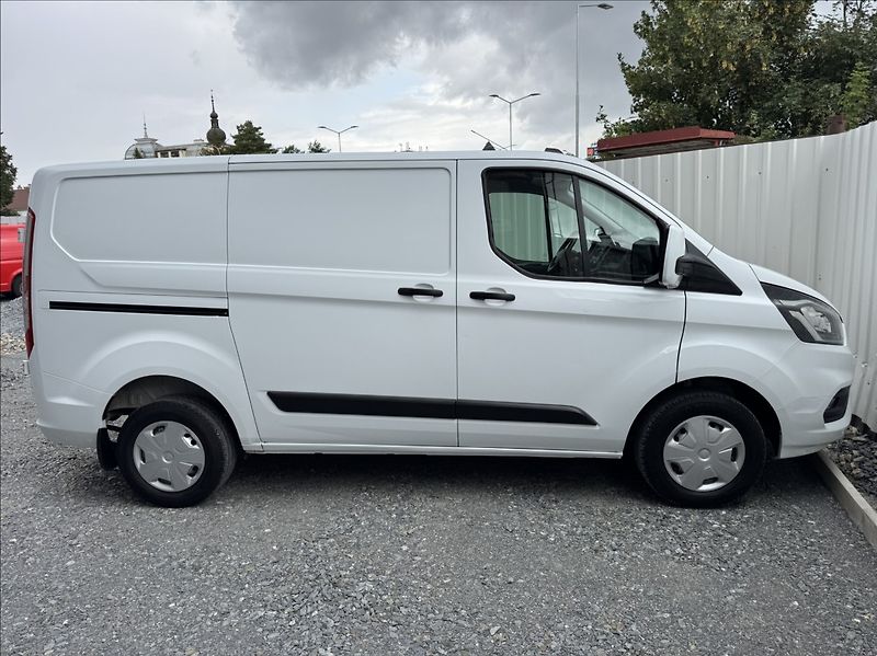 Ford Transit Custom 2,0 TDCi L1H1 DPH 1.maj ČR - fotka 15 z 50