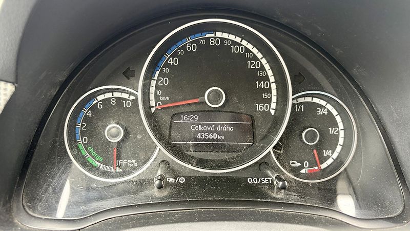 Volkswagen e-up! (2017) VW eUP! 60Kw, dojezd 130km DPH - fotka 16 z 27