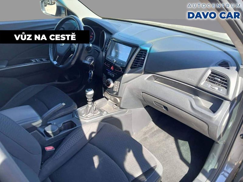 SsangYong XLV 1,6 i 94kW Klima Navi 1.Maj. - fotka 8 z 12