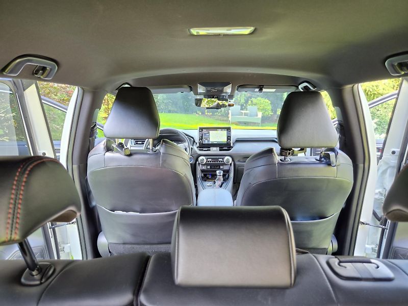 Toyota RAV4 (2022) ZÁRUKA 2027, PHEV, DPH,  - fotka 7 z 16