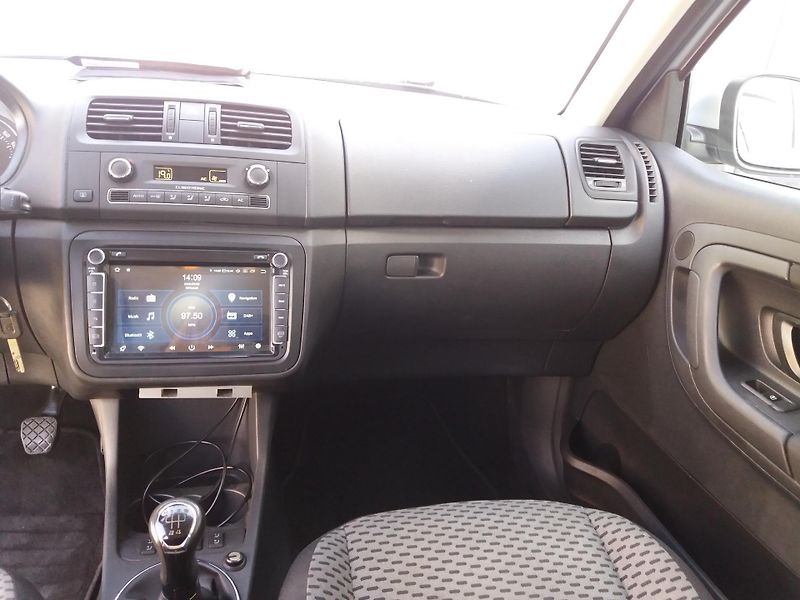 Škoda Fabia 1.2TSi,DIG.KLIMA,VÝHŘEV.SEDAD! - fotka 16 z 29