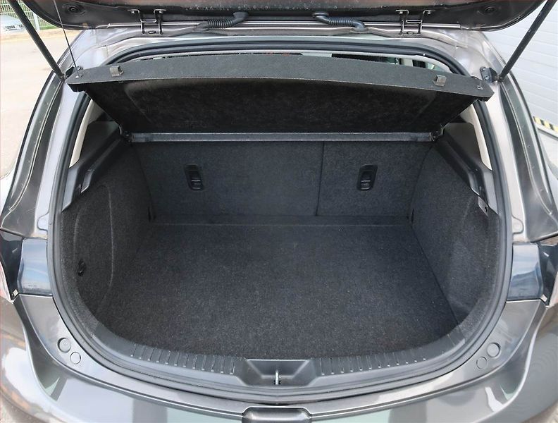 Mazda 3 (2009) 2.0, Navi, Tempomat - fotka 14 z 20