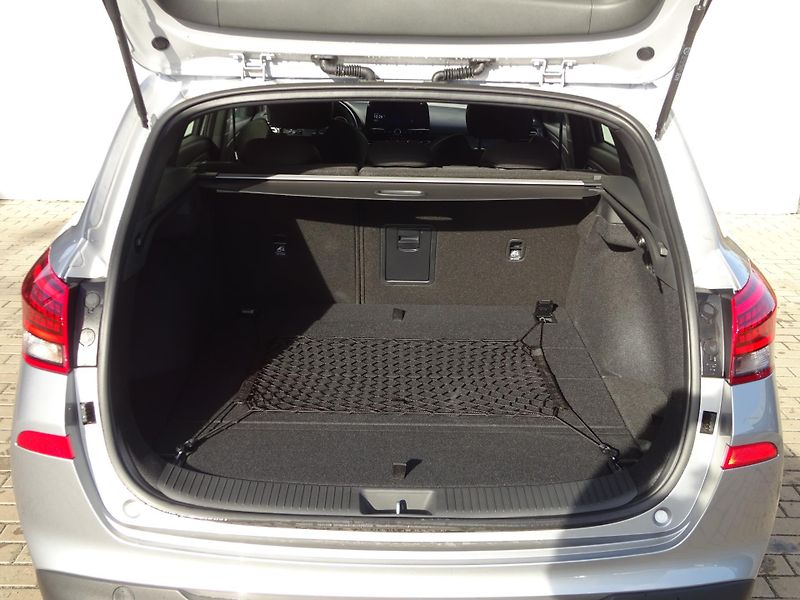Hyundai i30 1.5 T-GDI 103kW DCT N-Line - fotka 12 z 19