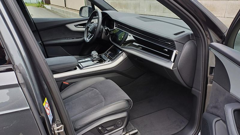 Audi Q7 S-LINE 3.0TDI WEBASTO B&O 1ČR  - fotka 11 z 44