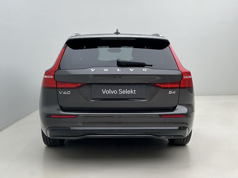 Volvo V60 B4 DARK PLUS AUT - fotka 12 z 42