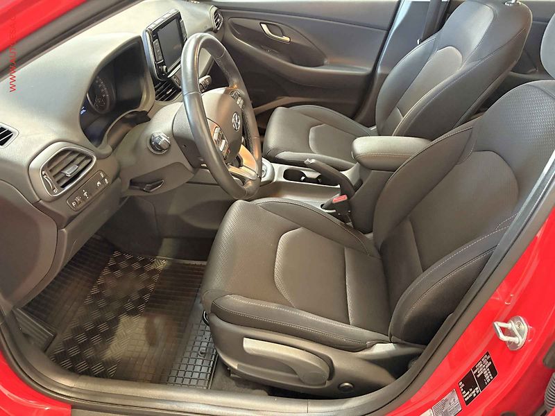 Hyundai i30 (2019) 1.4T-GDi, 1.maj,ČR - fotka 9 z 15