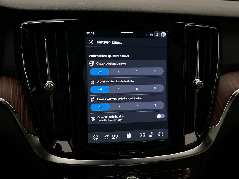 Volvo V60 (2026) B4 PLUS DARK AUT - fotka 36 z 47