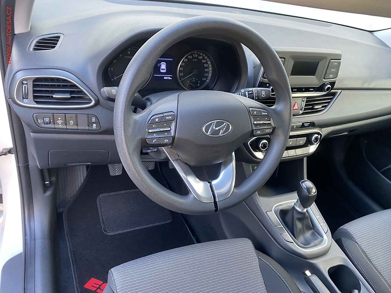 Hyundai i30 (2024) 1.5 DPi, 1.maj,ČR, Start, AC - fotka 13 z 17