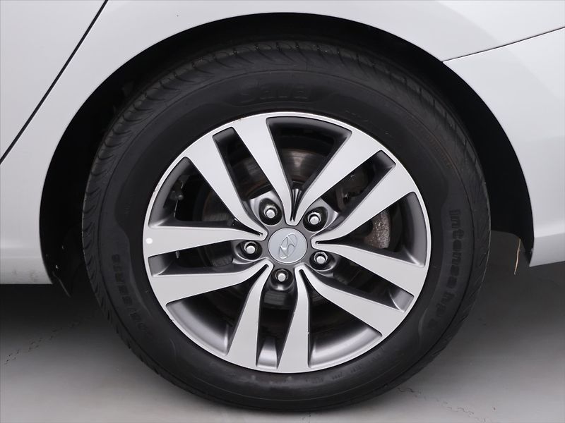 Hyundai i30 1,6 CRDi 85kW Style CZ 1.Maj. - fotka 23 z 30