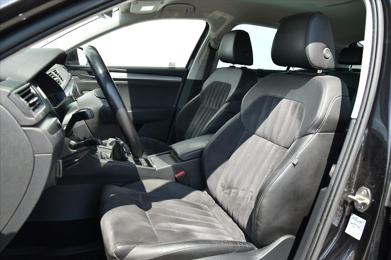Škoda Superb 2.0TDI STYLE TAŽNÉ 1.MAJ. ČR - fotka 10 z 27