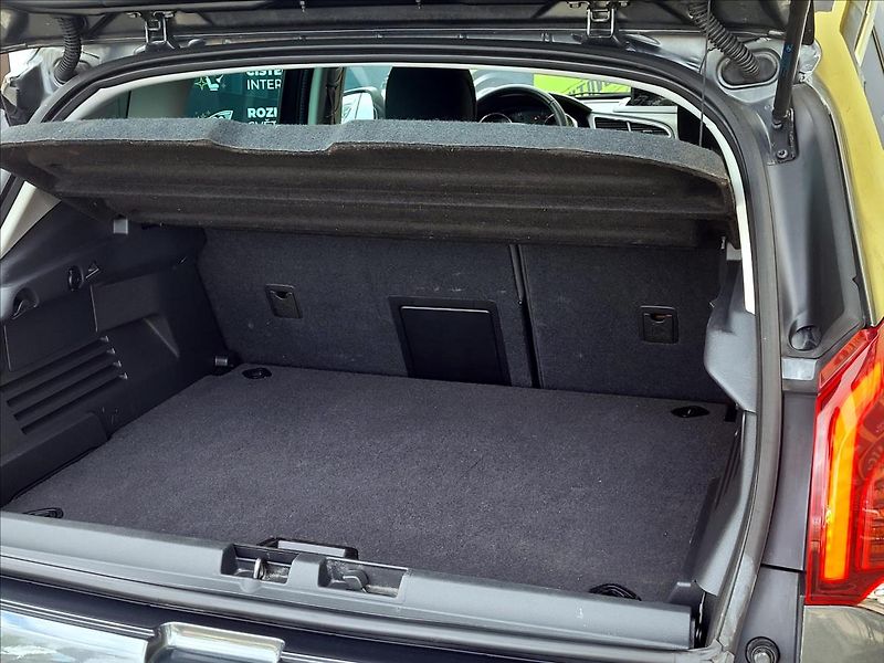 Peugeot 3008 1,6 b-HDi NAVi*SERV.KNÍŽKA* - fotka 11 z 43