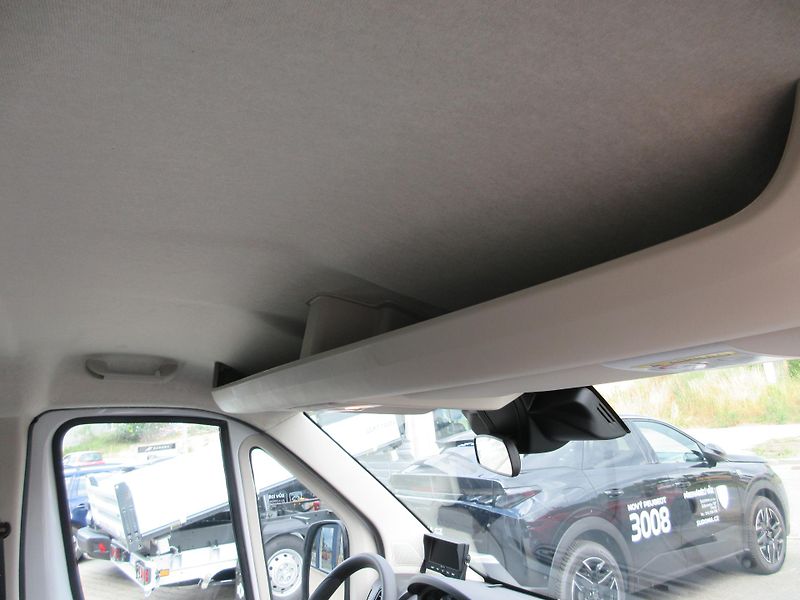 Peugeot Boxer VALNÍK DVOUKABINA 7 míst 140k - fotka 14 z 27