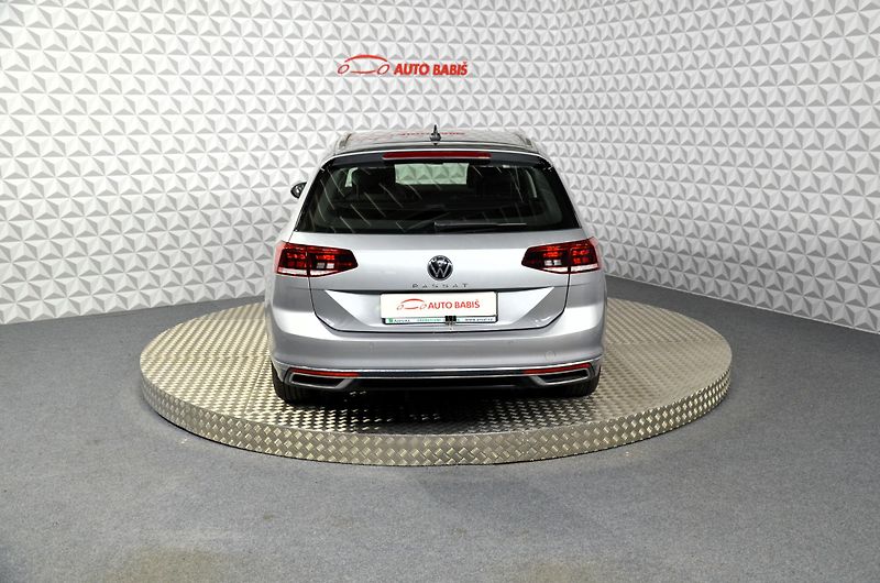 Volkswagen Passat (2023) 2.0 TDI 110 Elegance Variant - fotka 6 z 23