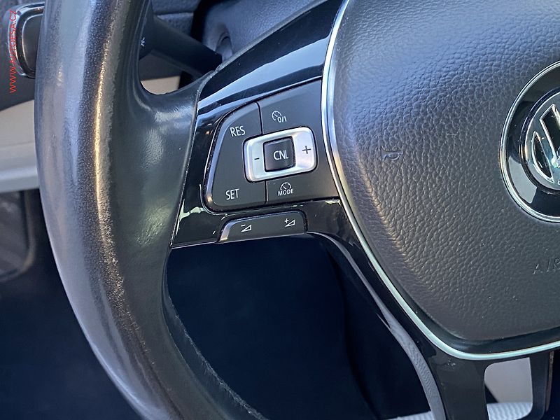 Volkswagen Golf (2015) 2.0 TDi, AAC, tempo - fotka 13 z 18
