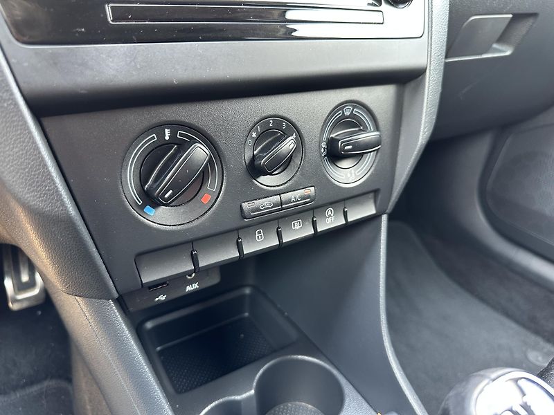 Škoda Rapid 1.2 TSI Ambition  - fotka 15 z 25