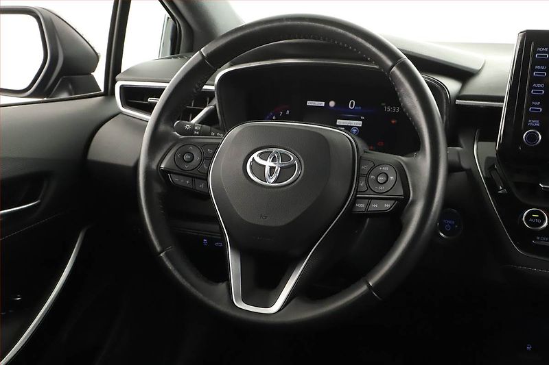 Toyota Corolla (2021) 2.0 Hybrid - fotka 8 z 15