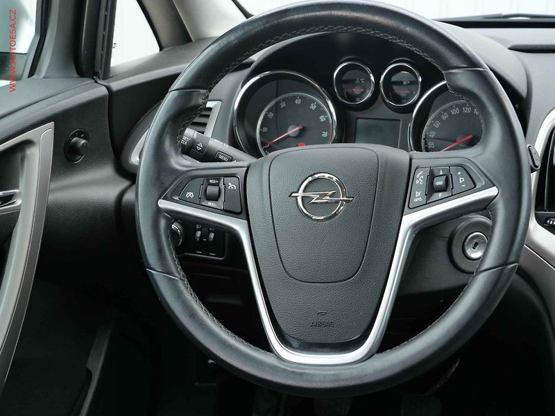 Opel Astra (2011) 1.4 i, AC, výhřev sed - fotka 11 z 19