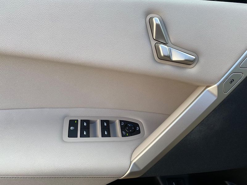 BMW iX (2021) 40 - fotka 10 z 23