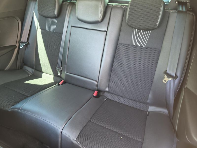 Renault Mégane 1.4 Tce 130 ps kupé - fotka 19 z 25
