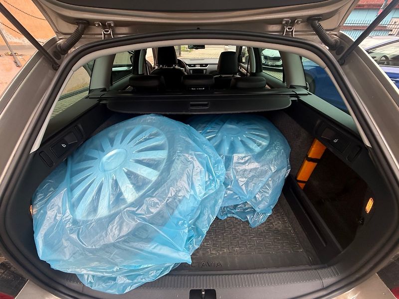 Škoda Octavia (2015) 1.6 TDI Greenline - Max výbava - fotka 13 z 16