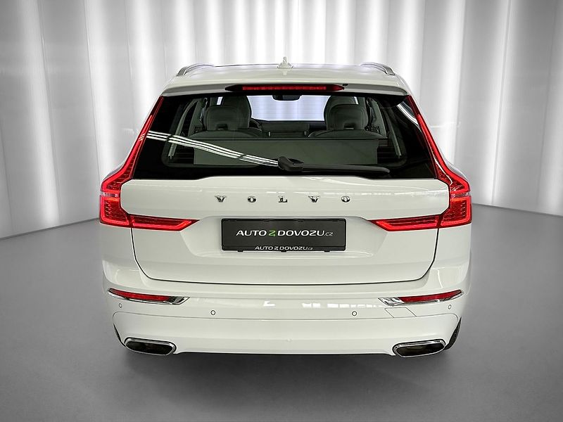 Volvo XC60 T6 AWD RECHARGE, ACC, PANORAMA - fotka 6 z 31