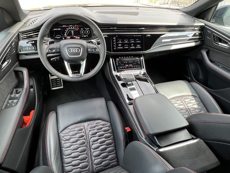 Audi RS Q8 (2021) Audi RS Q8 Full výbava, TOP st - fotka 26 z 39