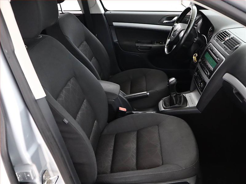 Škoda Octavia (2012) 2.0 TDI, Tempomat - fotka 7 z 14