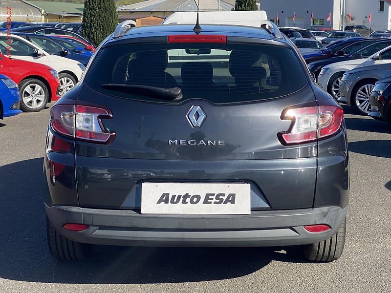 Renault Mégane (2010) 1.6i, ČR, AC, tempo - fotka 5 z 12