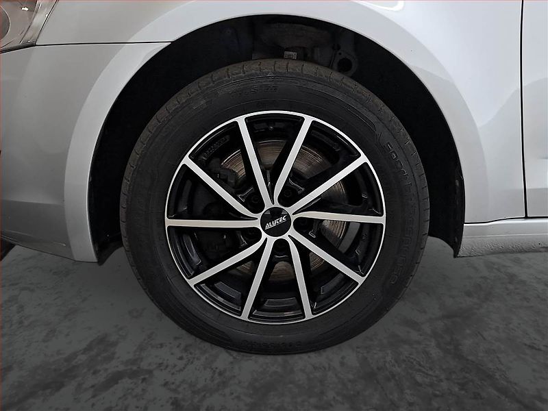 Škoda Octavia (2016) 1.8 TSI, Serv.kniha - fotka 14 z 16