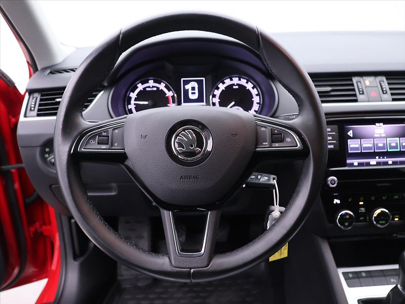 Škoda Octavia 1,0 TSI 85kW CZ Aut.Klima - fotka 13 z 28