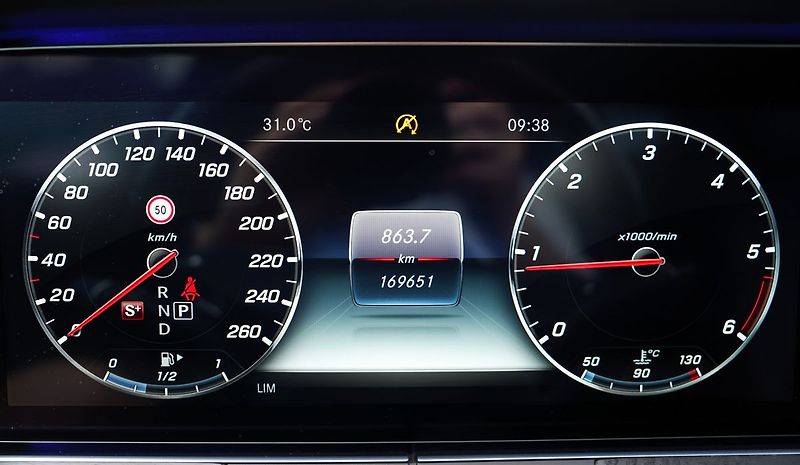 Mercedes-Benz CLS 400d AMG/4Matic/340 PS/Edice 1 - fotka 36 z 50
