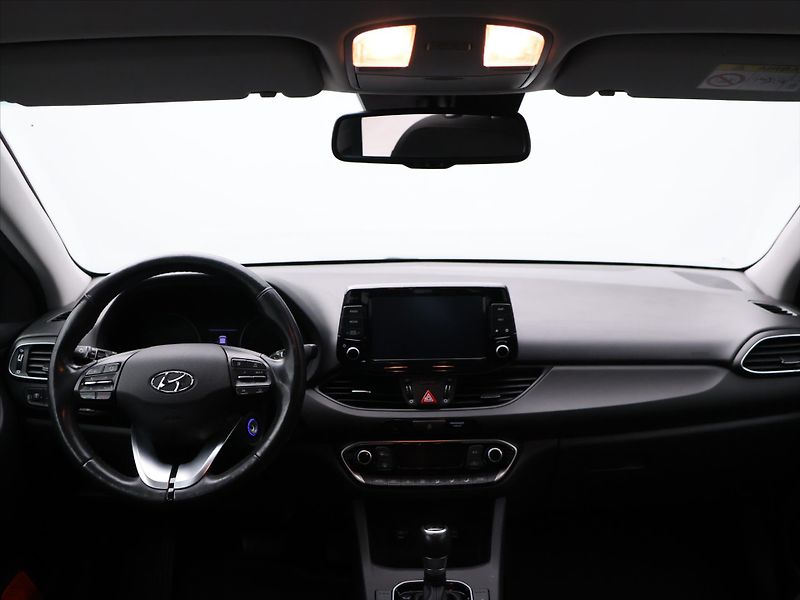 Hyundai i30 1,4 T-GDI 103kW DCT Navi LED - fotka 24 z 32
