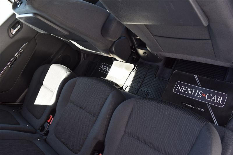 Peugeot 5008 1,6 HDI 84KW AUTOMAT PO SERVIS - fotka 20 z 49