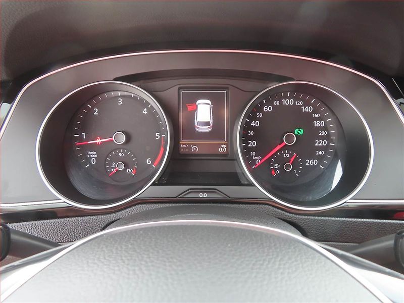 Volkswagen Passat (2015) 2.0 TDI, Automat, Kůže, Navi - fotka 11 z 21